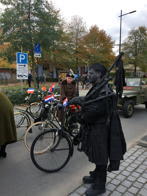 lopend standbeeld de doedelzakspeler van de 15th Scottisch Division