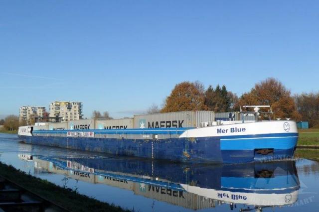 Mer-Blue 2 lagen x 5 x 3 = 30 containers (40-voet=2 TEU)