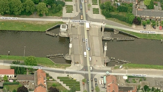 Luchtfoto Bing maps Hefbrug Son