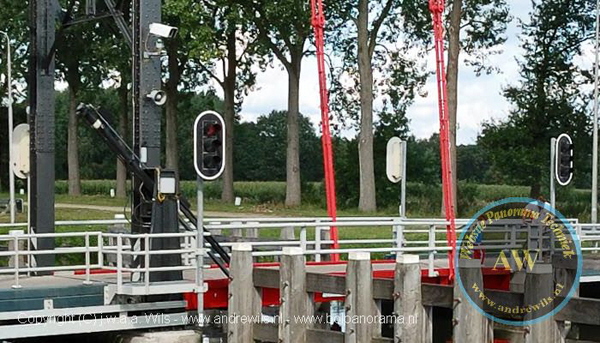 073 klein De Houtense Brug Oost - Wilhelminakanaal - Eindhoven_w